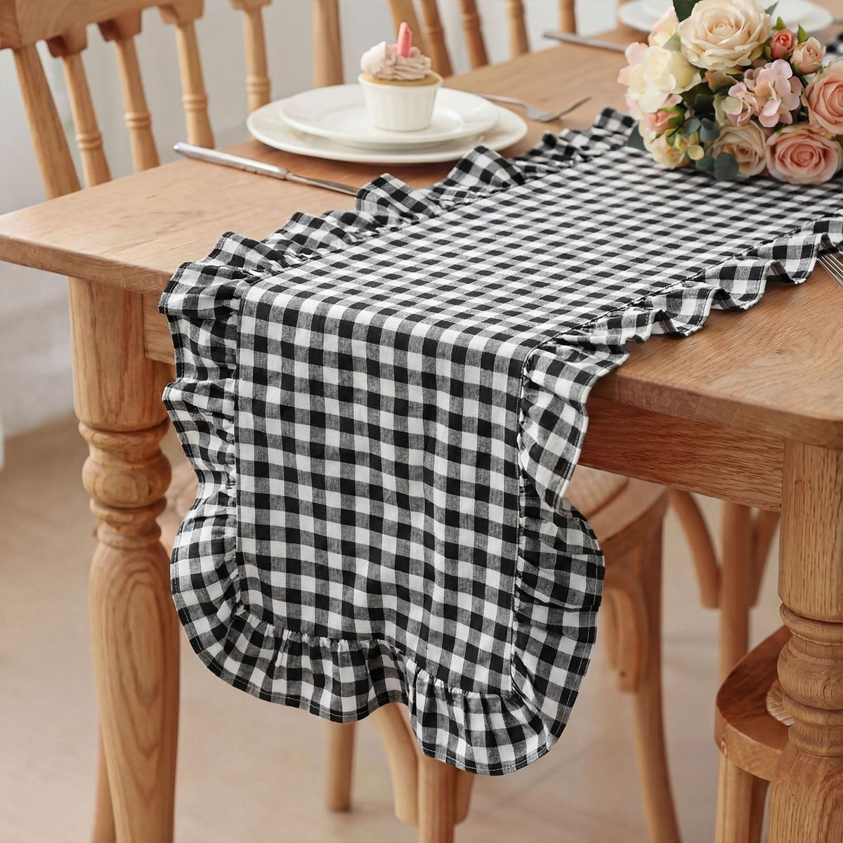 HunnmingRe 1 Pc Gingham Table Runner Green, 118 X 13.8 Inch